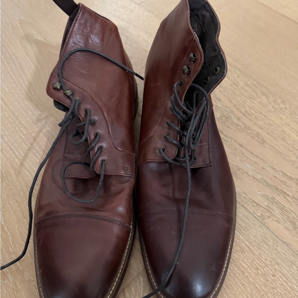 Elegant Men's Leather Boots in Rich Brown